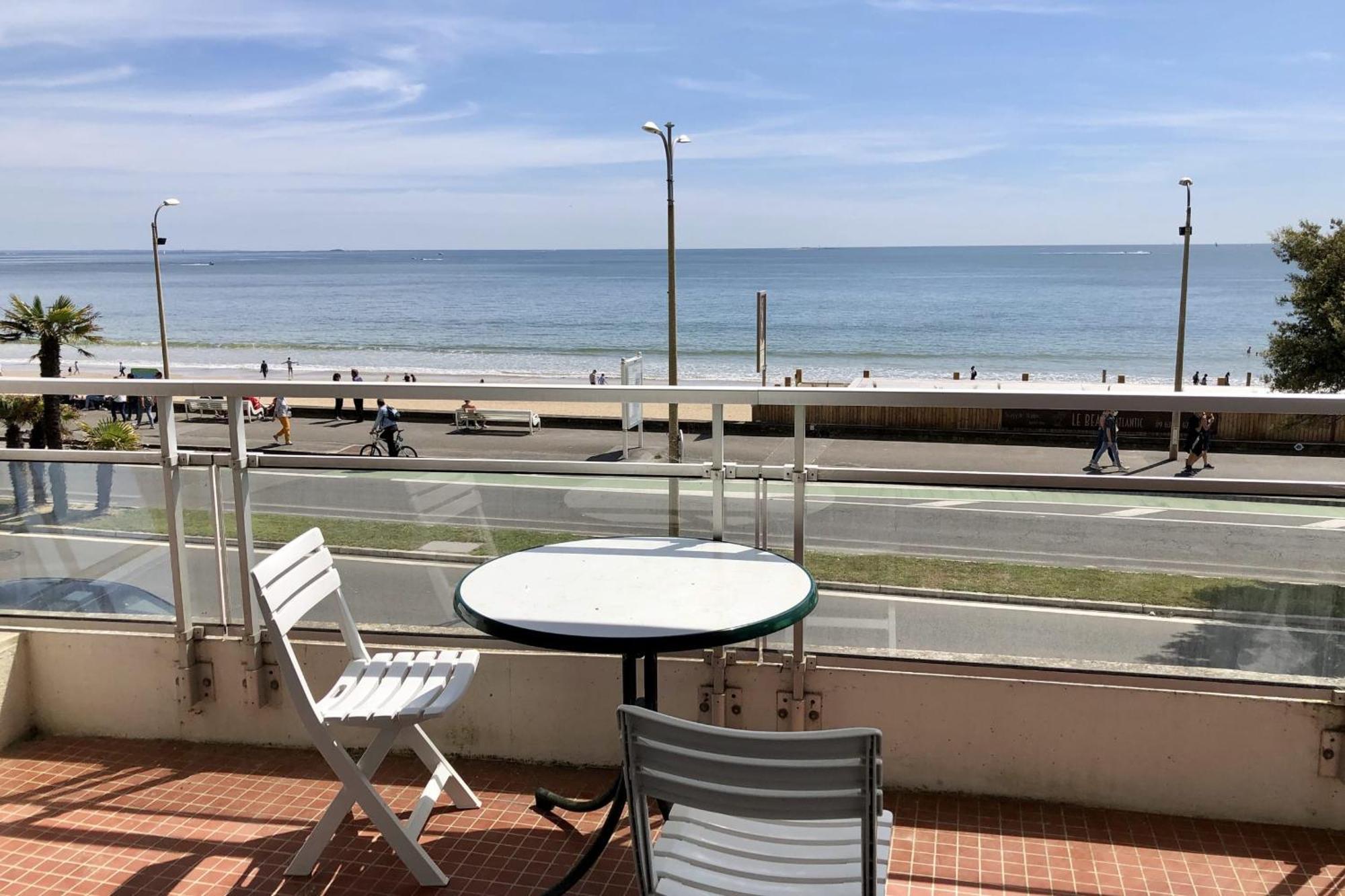 Studio And Terrace Sea View In La Bauleアパートメント エクステリア 写真